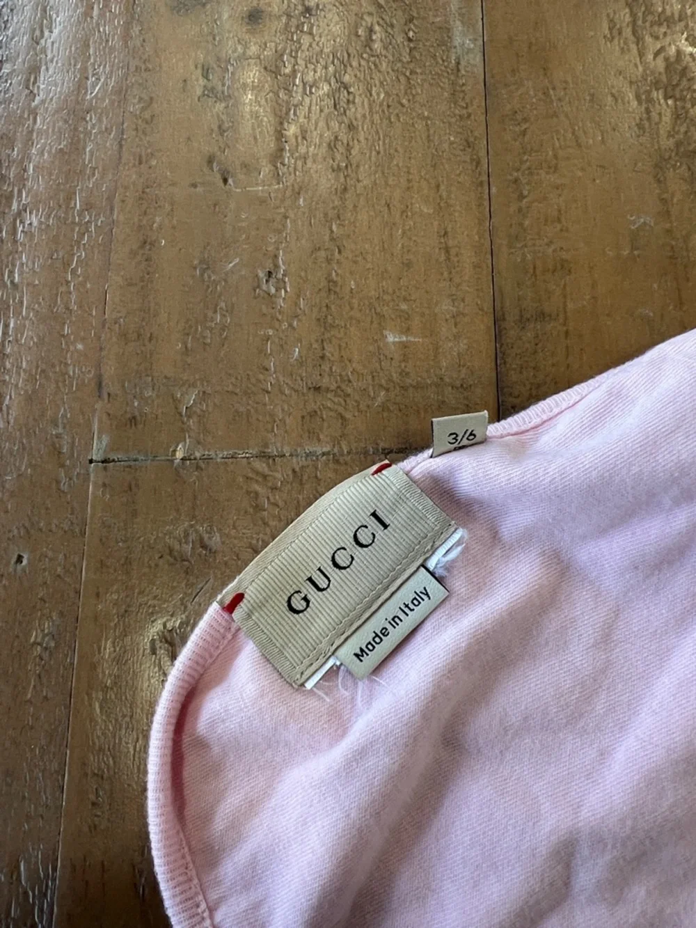 Gucci pale pink cotton bib 3-6 months grosgrain logo tag
